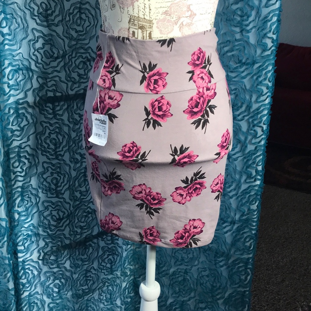Mini pencil skirt